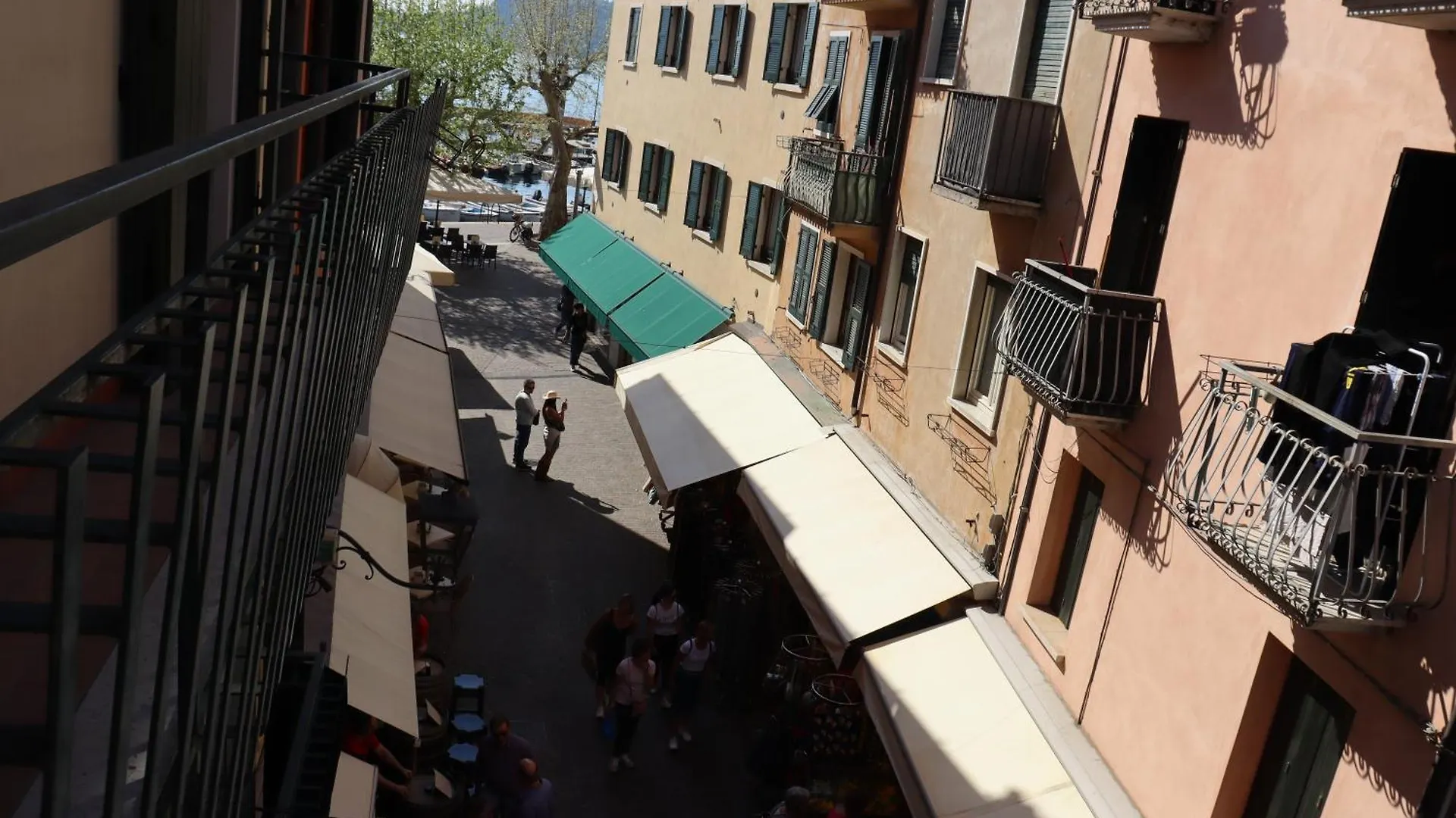 Monika Holiday12 La Fata Del Lago Garda  Italy